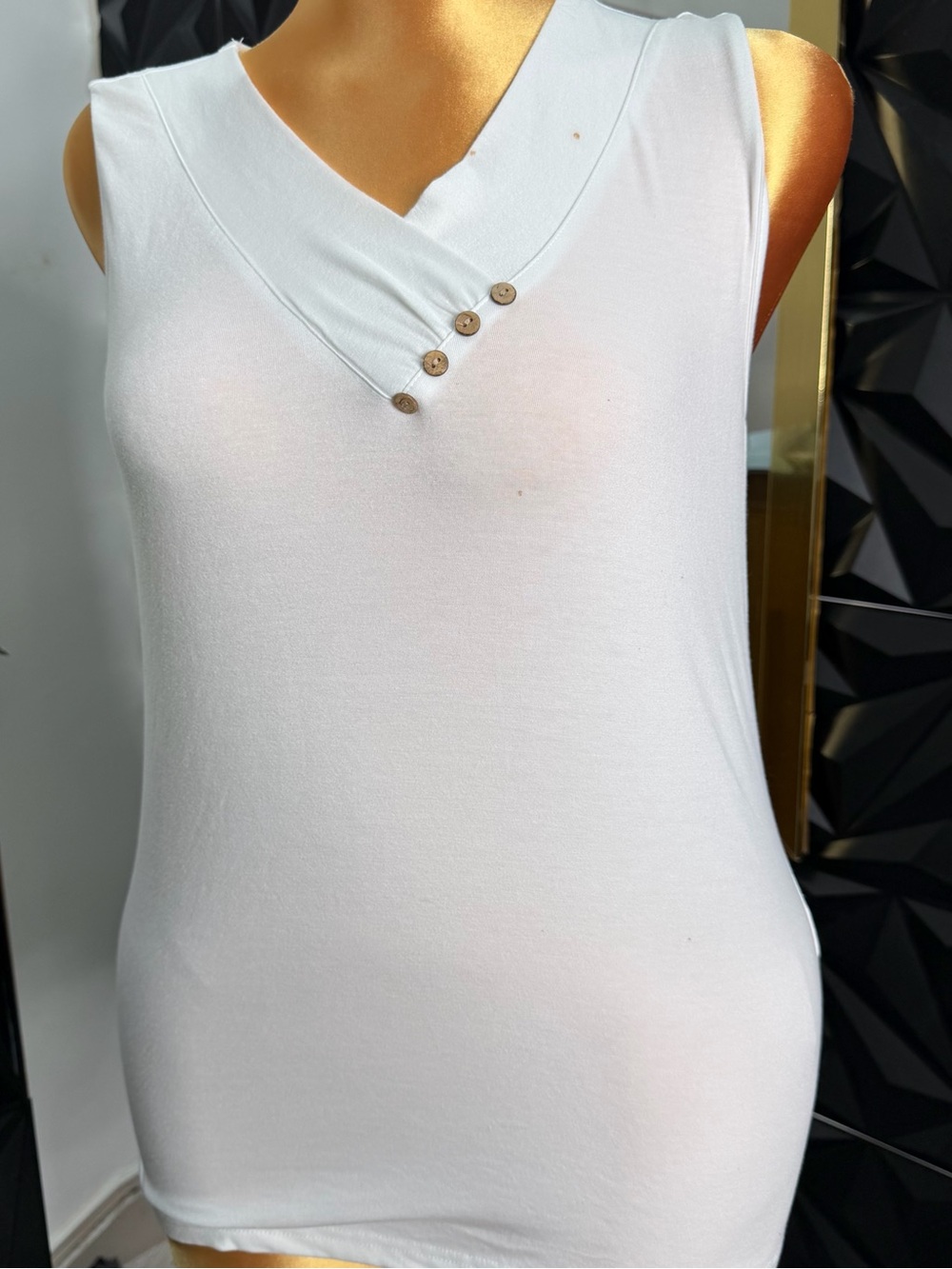 🔥👚Sleeveless White V-Neck Button Accent Top